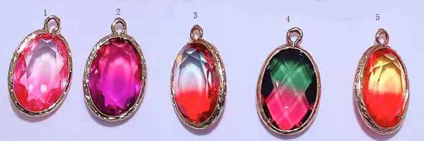 Pendentif ovale en verre tourmaline facetté multicolore