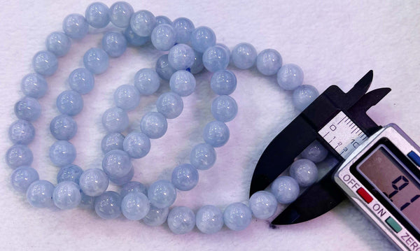 Bracelets of natural aquamarine beads