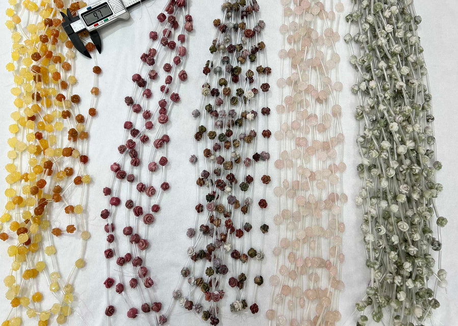 Blumen aus Natursteinen, indischer Achat, attraktiv für Halsketten, Armbänder, Ohrringe
