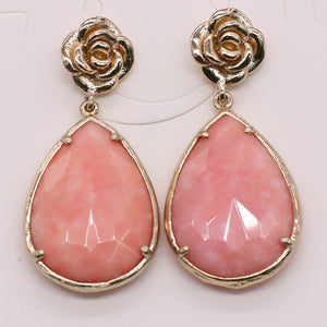Base en laiton de pierre naturelle de boucle d'oreille de goutte de style rose avec plaqué or