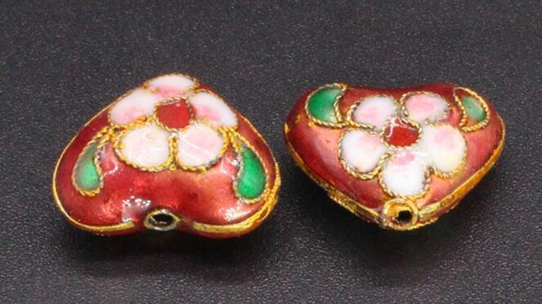 Perles en émail multicolores en forme de coeur